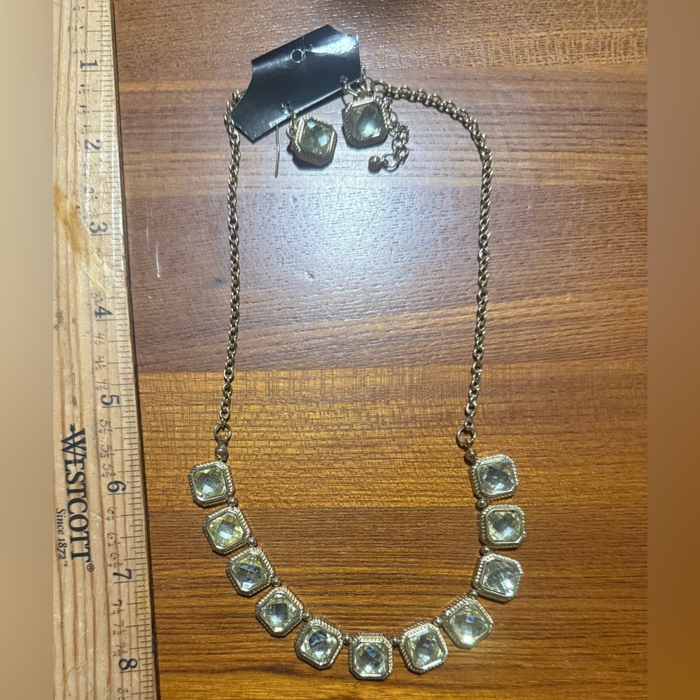 Vintage Elegant Gold Necklace and Earring Set